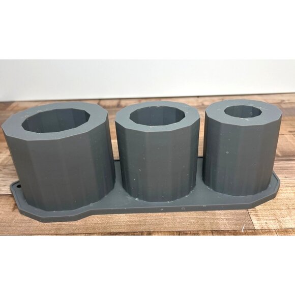 3 Slots in 1 Ice Cube Tray For Stanley Cup Silicone Mold with Lid for 40oz/30oz - Picture 1 of 3